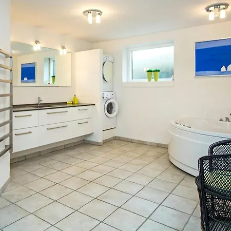 Lovely In With Kitchen Holiday home *