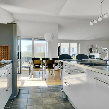 Holiday home Lovely In With Kitchen