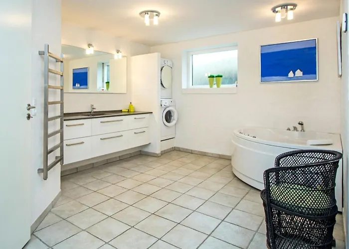 Lovely In With Kitchen בית נופש *